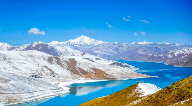 新疆与西藏：亚欧大陆中心与世界屋脊之间的抉择，自驾去哪更好？